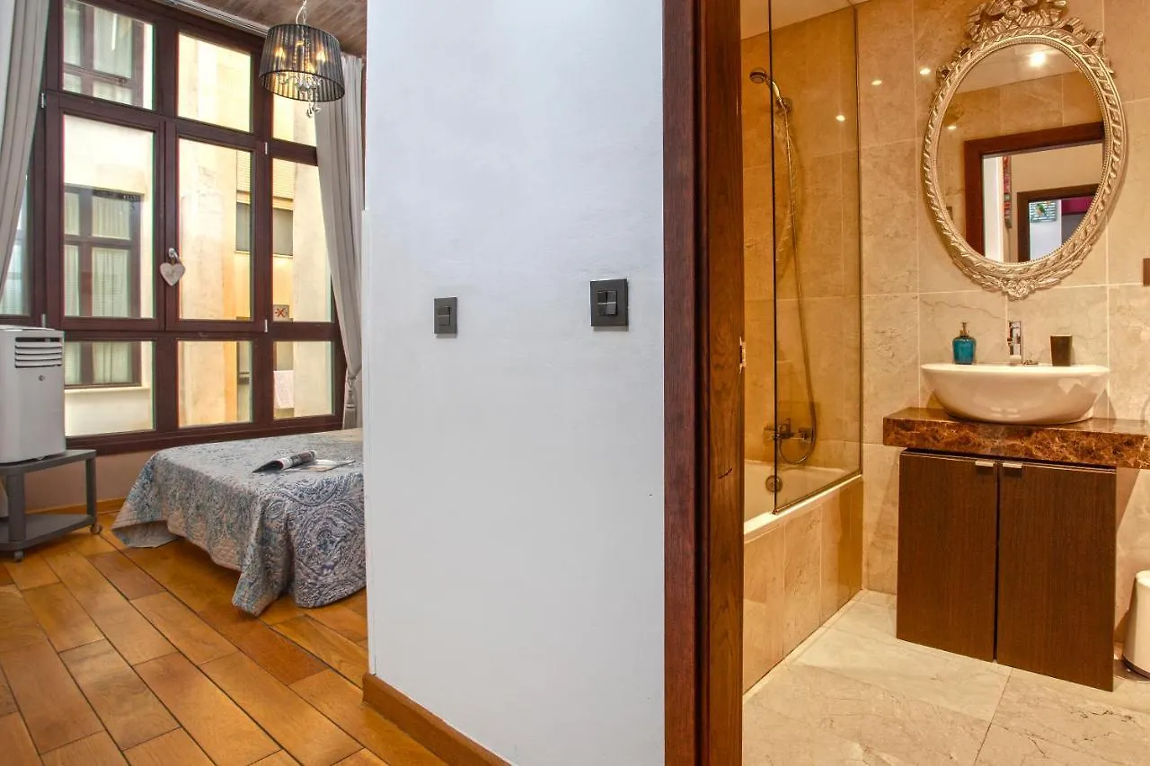 Apartamento Carreteria Pool Apartamentosmalagamanagement